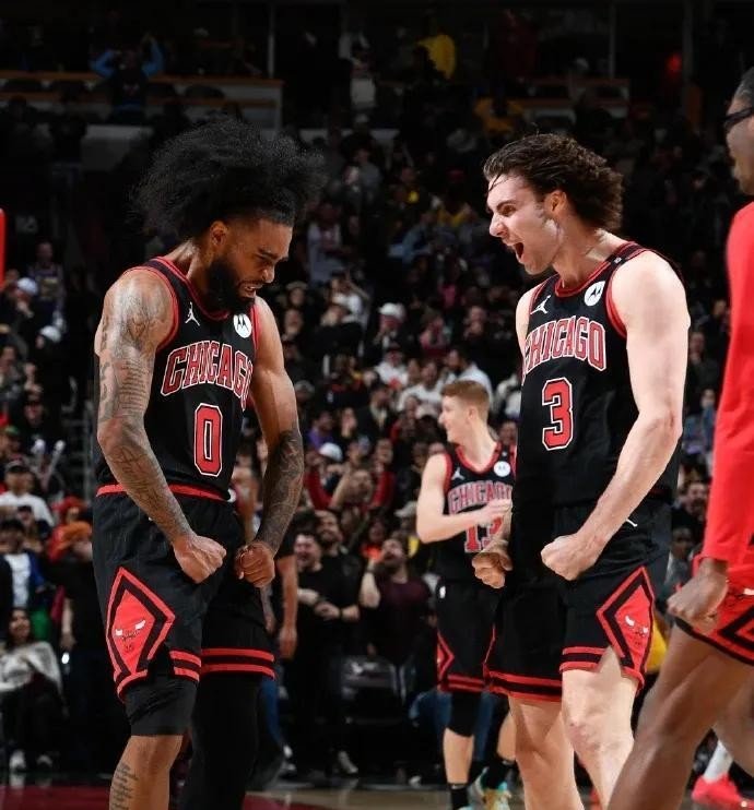 爱游戏官方入口-阿扎伦卡意外战胜公牛，表现优异引爆全场！(阿兹特克暴龙)