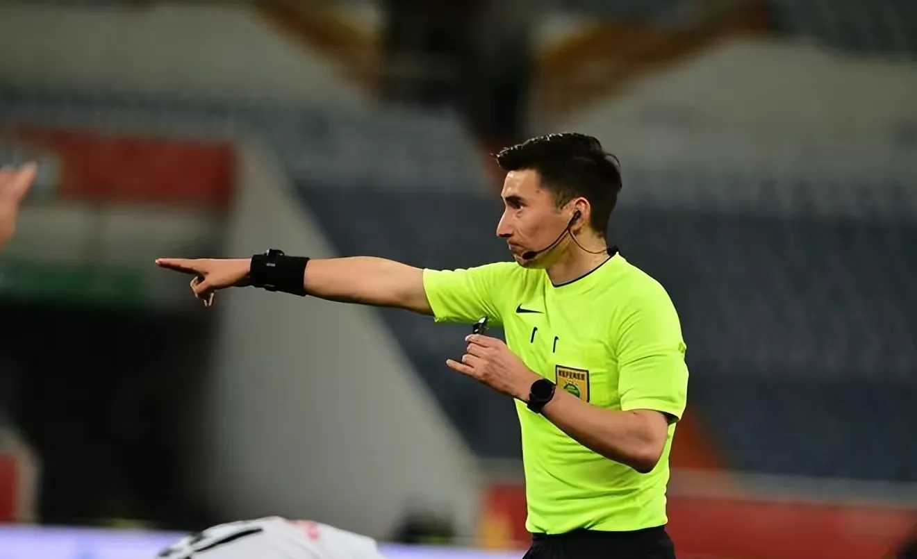 爱游戏体育-今夜体能课后；法兰克福止住颓势备战欧冠；信心回归；控场能力受关注(欧冠是什么比赛)