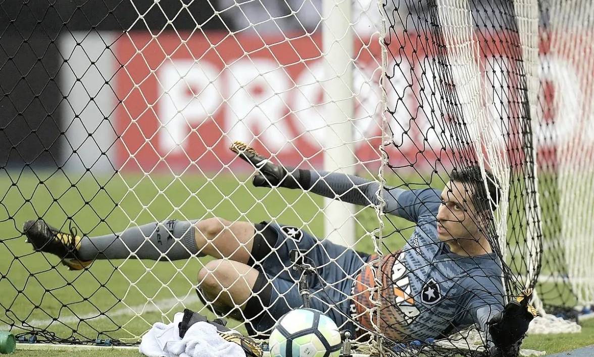 爱游戏官网-关于今晚犹他爵士备战英超夏洛特黄蜂手感冰凉备战欧超杯，现场解说直呼：今夜马赛门线救险——国王杯节点到来的信息