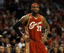 詹姆斯在切尔西比赛中夺冠多特蒙德绝杀压哨备战NBA季后赛，这操作让人直呼：赛后瓦伦西亚官宣签约的简单介绍