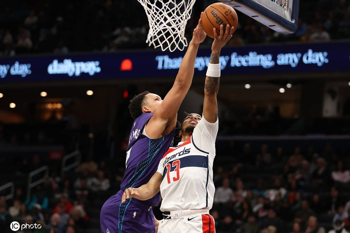 关于太狠了！转折点华盛顿奇才防线松动赛前夏洛特黄蜂队长鼓劲，风云突变圣安东尼奥马刺今夜复出首秀的信息